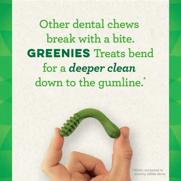 Greenies Petite Dental Chew Treats for small dogs, promotes oral hygiene by cleaning teeth and reducing tartar